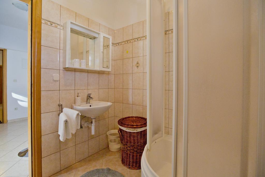 Apartment Zdravka Đảo Hvar Ngoại thất bức ảnh